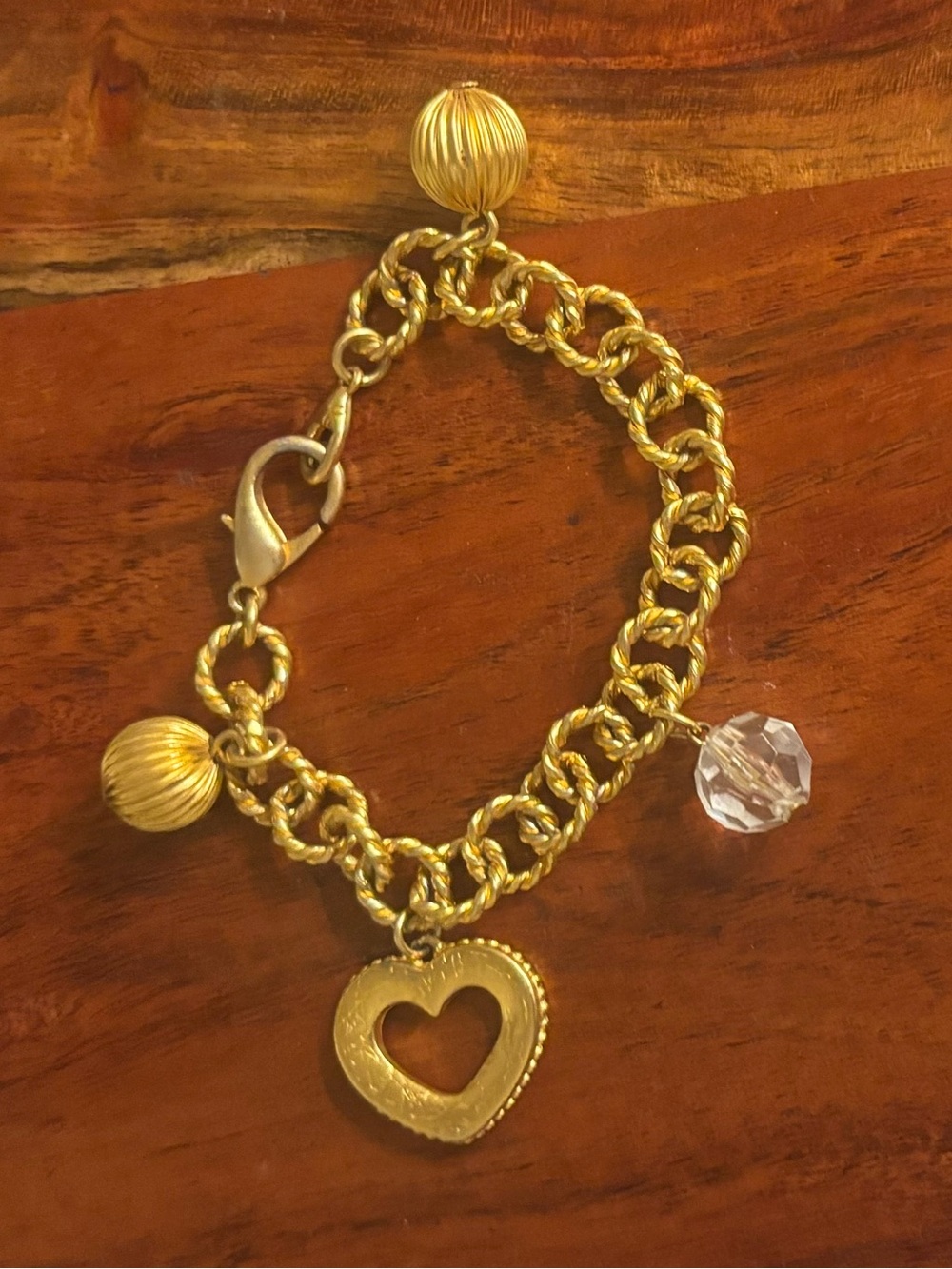 Vintage Liz Claiborne Gold Heart Charm Bracelet